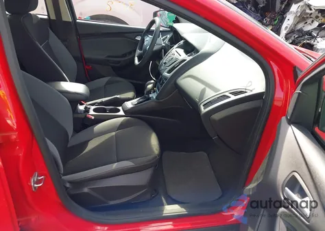 2014 Ford Focus Se z USA, uszkodzony, nr VIN 1FADP3F25EL435437